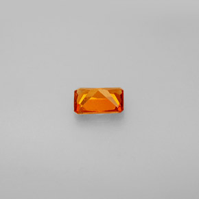 Grenat hessonite orange naturelle taille émeraude, 0,66 ct, VS