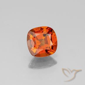 Grenat Hessonite Orange foncé naturelle Coussin, 0.99 ct, VS-SI