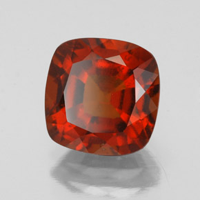 Grenat Hessonite Rouge foncé naturelle Coupe coussin, 2.68 ct, VS-SI