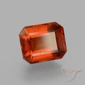 Grenat Hessonite Orange foncé naturelle Taille émeraude, 2.65 ct, VS-SI