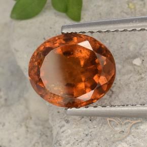 Grenat Hessonite Orange foncé naturelle ovale, 2.40 ct, VS-SI
