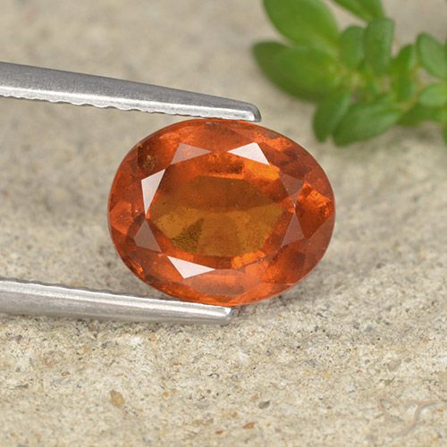 Grenat Hessonite Orange foncé naturelle ovale, 1.96 ct, VS