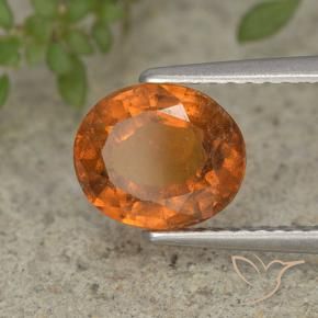 Grenat Hessonite Orange moyen naturelle ovale, 2.03 ct, VS-SI