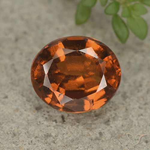 Grenat Hessonite Orange rougeâtre naturelle Coupe ovale, 2.59 ct, VS