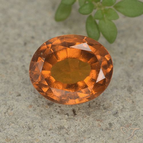 Grenat Hessonite Orange foncé naturelle ovale, 2.42 ct, VS
