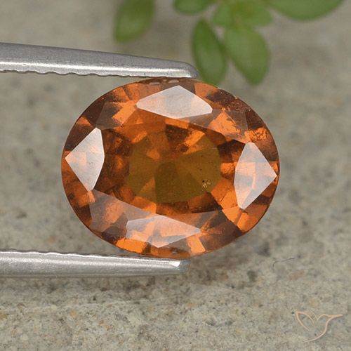 Grenat Hessonite Orange moyen-foncé naturelle ovale, 2.23 ct, VS