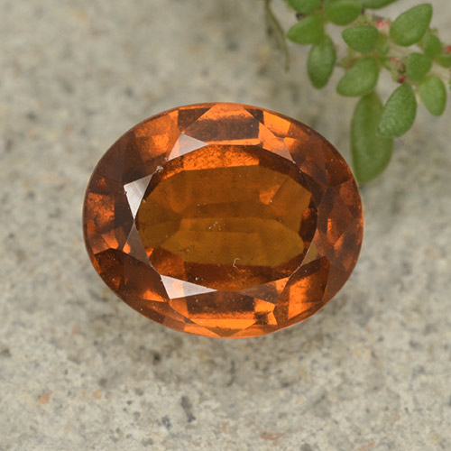 Grenat hessonite orange naturelle coupe ovale, 2,76 ct, VS