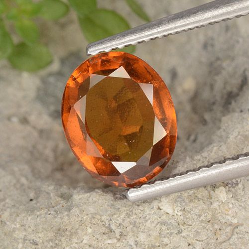 Grenat Hessonite Orange foncé naturelle ovale, 2.10 ct, VS