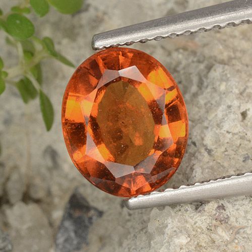 Grenat Hessonite Ambre orange naturelle ovale, 2.33 ct, VS-SI