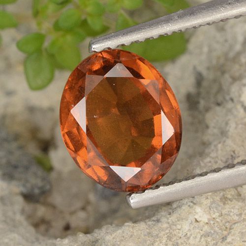 Grenat Hessonite Orange foncé naturelle ovale, 2.14 ct, VS