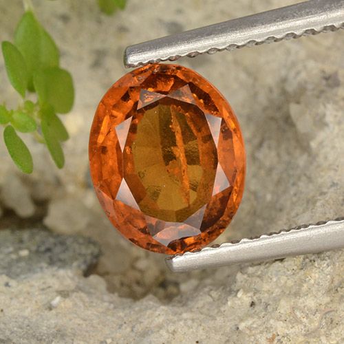 Grenat Hessonite Ambre orange naturelle ovale, 1.76 ct, VS-SI