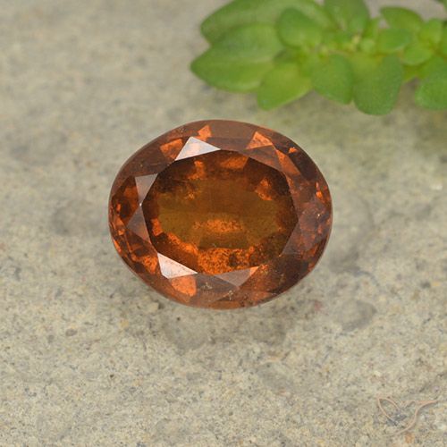 Grenat Hessonite Orange foncé naturelle ovale, 1.78 ct, VS-SI