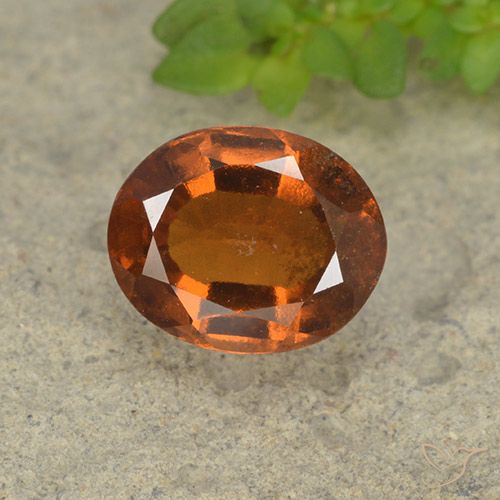 Grenat Hessonite Orange jaunâtre naturelle ovale, 1.84 ct, VS-SI