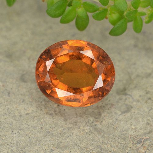 Grenat Hessonite Orange moyen-foncé naturelle ovale, 1.96 ct, VS-SI
