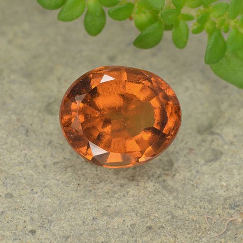 Grenat Hessonite Orange foncé naturelle ovale, 1.77 ct, VS