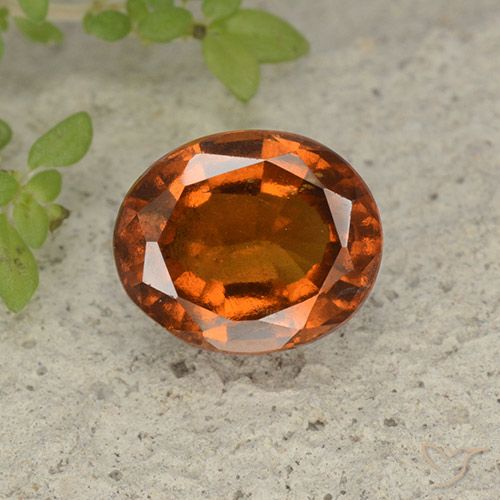 Grenat Hessonite Orange foncé naturelle ovale, 2.32 ct, VS-SI