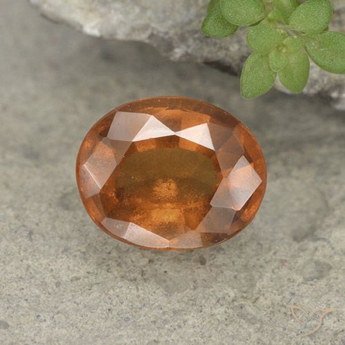 Grenat Hessonite Orange foncé naturelle ovale, 1.73 ct, VS-SI