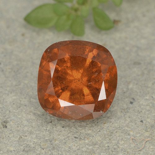 Grenat Hessonite Orange moyen naturelle Coussin, 1.74 ct, VS-SI