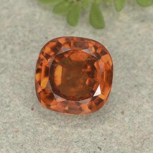 Grenat Hessonite Orange moyen naturelle Coussin, 1.80 ct, VS-SI