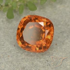Grenat Hessonite Orange jaunâtre naturelle Coussin, 1.88 ct, VS-SI