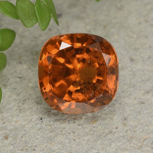 Grenat Hessonite Ambre orange naturelle Coussin, 1.80 ct, VS