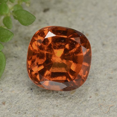 Grenat Hessonite Orange moyen naturelle Coussin, 1.94 ct, VS