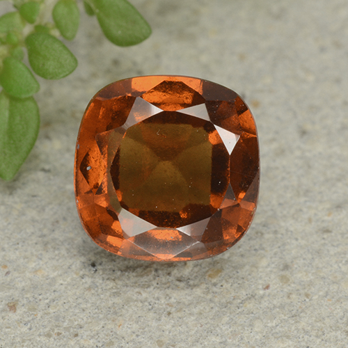 Grenat hessonite orange naturelle coupe coussin, 1,95 ct, VVS-VS