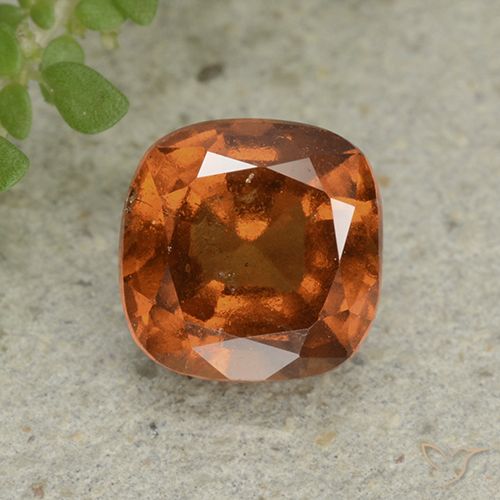 Grenat Hessonite Orange moyen-foncé naturelle Coussin, 1.92 ct, VS