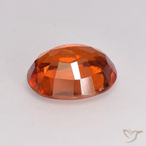 Grenat Hessonite Orange rougeâtre naturelle ovale, 1.71 ct, VS-SI