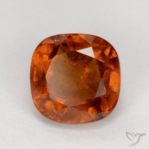 Grenat Hessonite Orange foncé naturelle Coussin, 2.06 ct, VS-SI