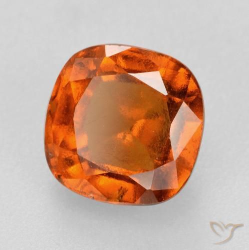 Grenat Hessonite Orange feu naturelle Coussin, 1.95 ct, VS-SI