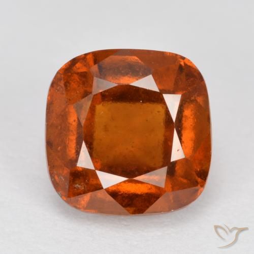 Grenat Hessonite Orange feu naturelle Coussin, 2.18 ct, VS-SI