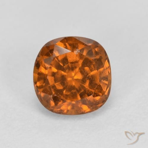Grenat Hessonite Orange foncé naturelle Coussin, 0.90 ct, SI