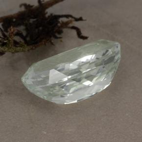 Hiddenite Vert très clair naturelle Coupe ovale, 5.74 ct, VVS-VS