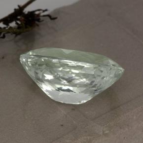 Hiddenite Vert très clair naturelle Coupe ovale, 27.31 ct, VVS-VS