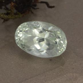 Hiddenite blanc naturelle coupe ovale, 4,34 ct, VVS-VS