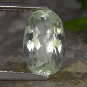 Hiddenite Vert clair naturelle Coupe ovale, 3.32 ct, VVS-VS