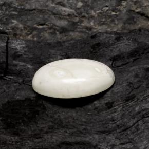 Howlite blanc naturelle coupe ovale, 9,74 ct, opaque