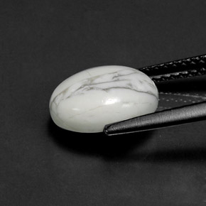Howlite blanc naturelle coupe ovale, 2,69 ct, opaque