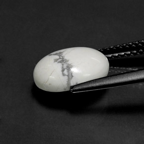 Howlite blanc naturelle coupe ovale, 2,55 ct, opaque