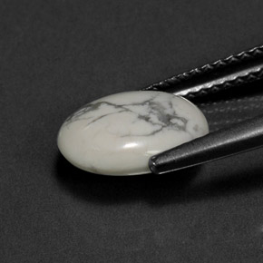 Howlite Blanc grisâtre naturelle Coupe ovale, 2.28 ct, Opaque