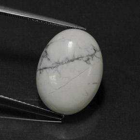 Howlite blanc naturelle coupe ovale, 7,96 ct, opaque