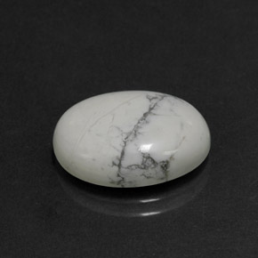 Howlite blanc naturelle coupe ovale, 7,96 ct, opaque