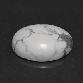 Howlite blanc naturelle coupe ovale, 8,20 ct, opaque