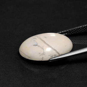 Howlite blanc naturelle coupe ovale, 9,30 ct, opaque