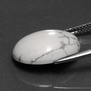 Howlite blanc naturelle coupe ovale, 8,14 ct, opaque