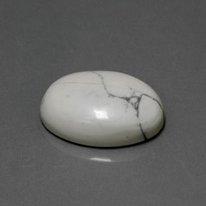 Howlite blanc naturelle coupe ovale, 9,10 ct, opaque