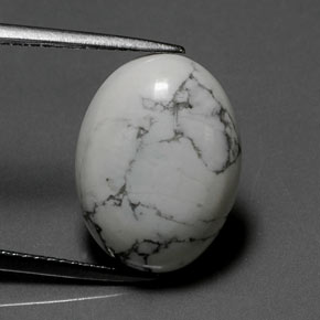 Howlite blanc naturelle coupe ovale, 7,88 ct, opaque