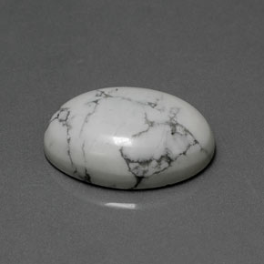 Howlite blanc naturelle coupe ovale, 7,88 ct, opaque