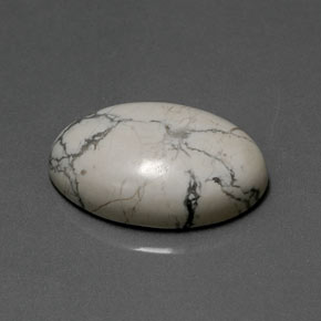 Howlite blanc grisâtre naturelle coupe ovale, 9,98 ct, opaque